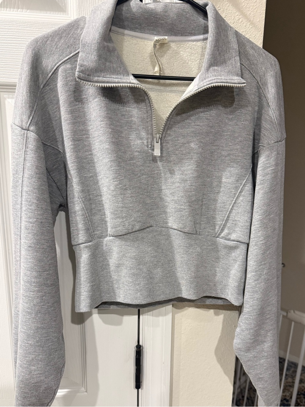 ALO Yoga Light Gray Cropped Half-Zip Pullover